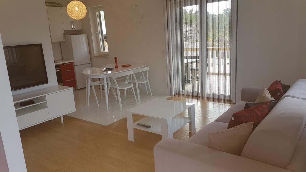Apartment Azaleja ซาลี ภายนอก รูปภาพ