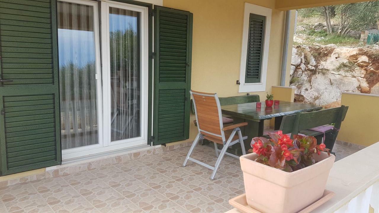 Apartment Azaleja ซาลี ภายนอก รูปภาพ