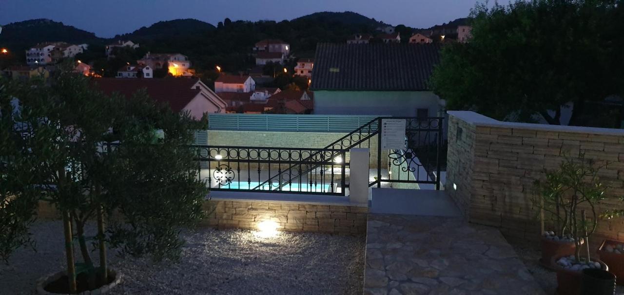 Apartment Azaleja ซาลี ภายนอก รูปภาพ